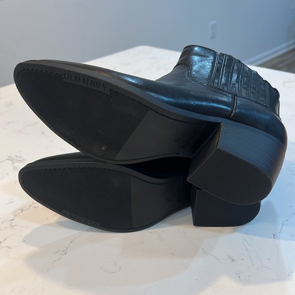 Old Navy Black Ankle Boots - Picture 4 of 7